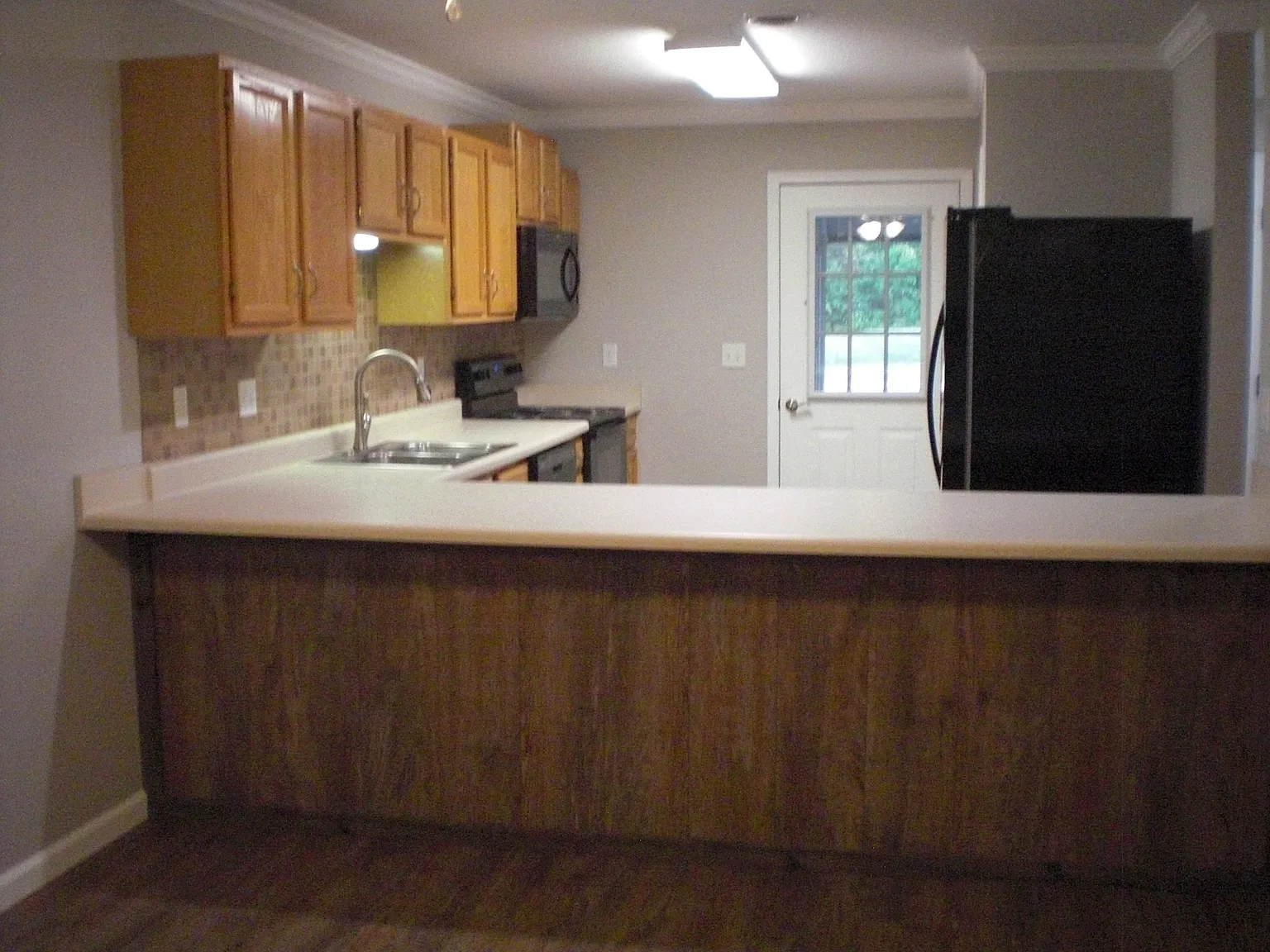 2 bed, 1300 sqft, $1,300 — Photo 2
