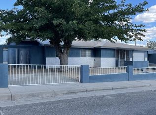 210 Laura Ct SW, Albuquerque, NM 87121