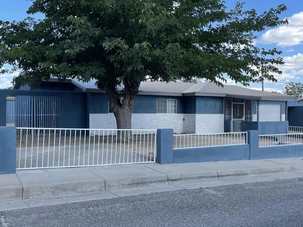 210 Laura Ct SW, Albuquerque, NM 87121