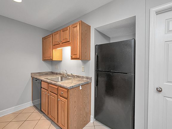 5th image of 411 Penny Ln #411