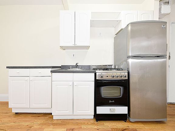 3rd image of 193 Bleecker St APT 7
