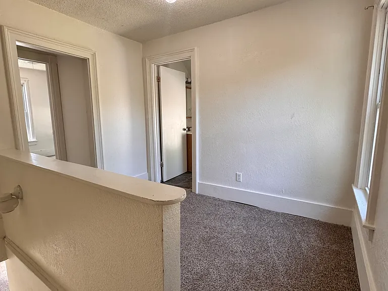 214 W Douglas St #214 — Photo 10