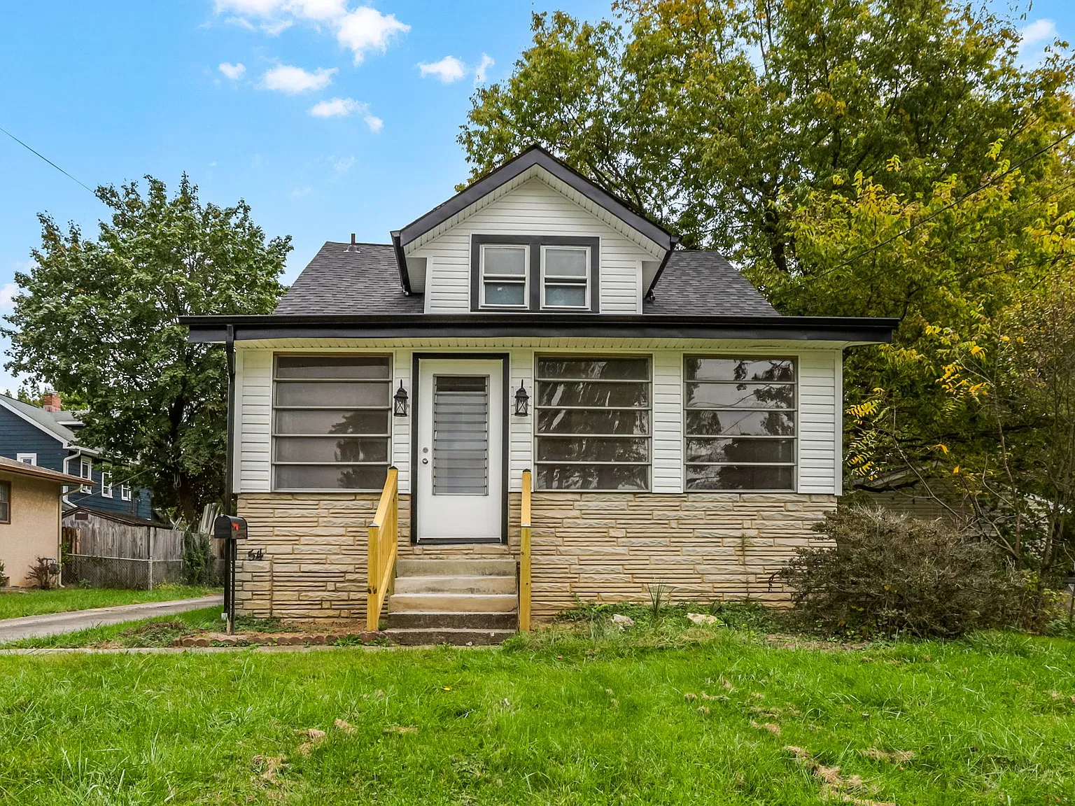 3 bed, 988 sqft, $1,800 — Photo 1