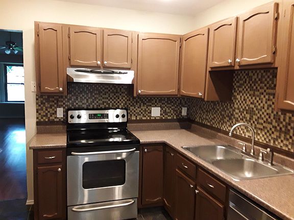 3rd image of 802 Rock Creek Dr #1