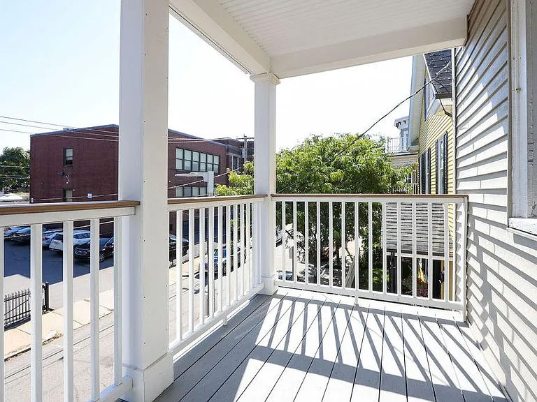 30 Tuttle St — Photo 19