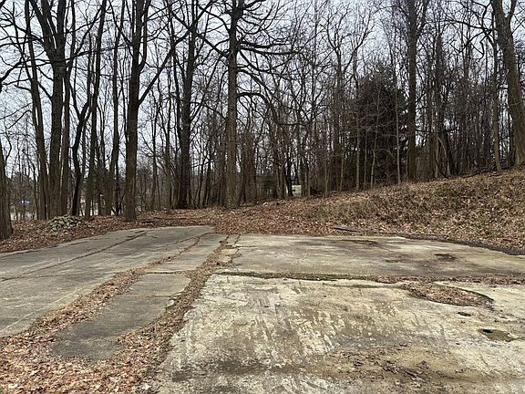 5th image of 891 Springmill Rd