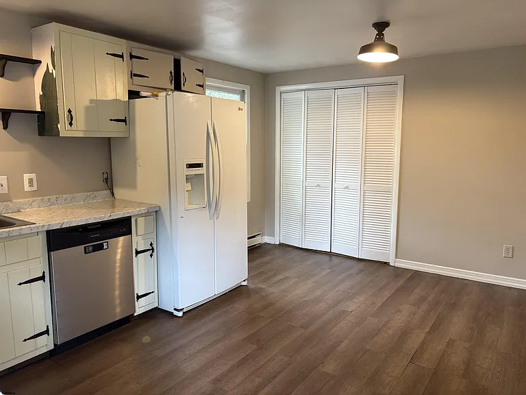 409 Spruce Ave — Photo 3