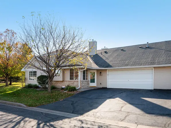 8627 Prestwick Ln N, Brooklyn Park, MN 55443