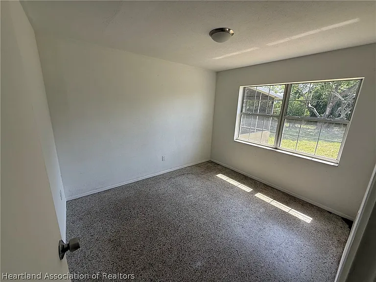 1732 Lagrange Ave — Photo 7