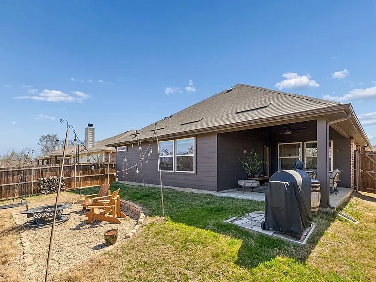 685 Coleman St — Photo 10
