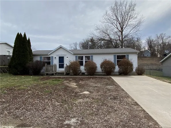 2410 El Tivoli Dr, Saint Joseph, MO 64507