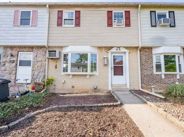 5591 Wedge Ln, Allentown, PA 18106