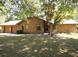 15 Lisa Ln, Belleville, IL 62226