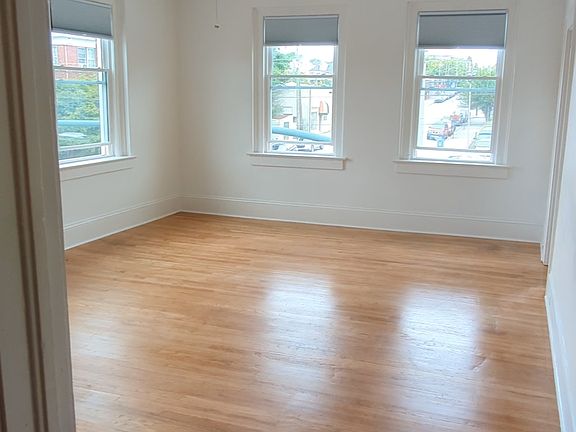 3rd image of 146 3rd Ave W #1