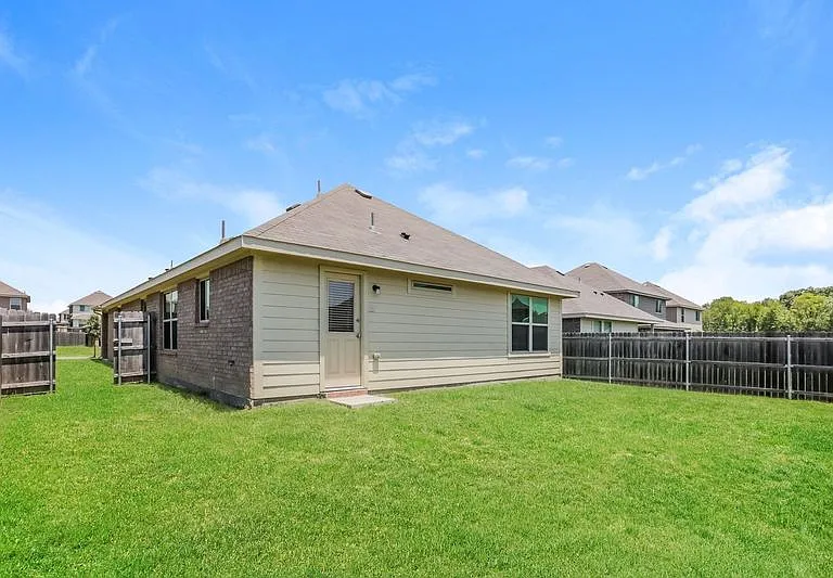 1608 Dove Cir — Photo 5