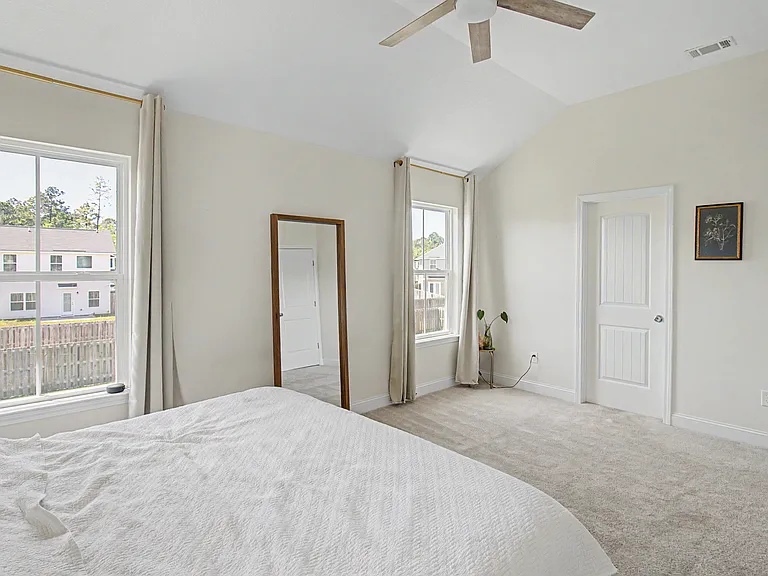 900 Grayson Ave — Photo 23