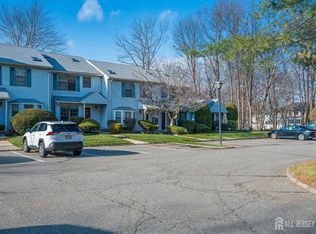 404 Maplecrest Rd, Edison, NJ 08820