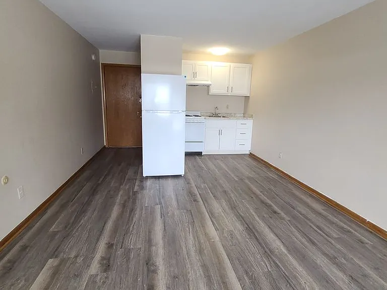 Imperial Heights Apartments — Photo 37
