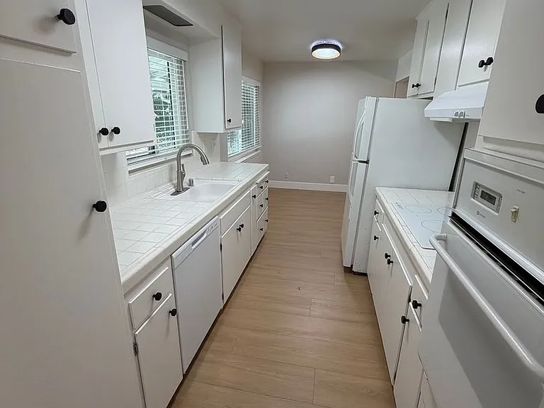 2083 Donald Dr — Photo 3