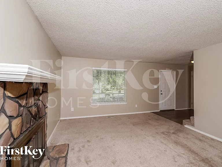 2321 Pentland Dr — Photo 3