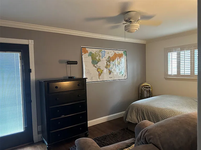 439 Brady Ln — Photo 11