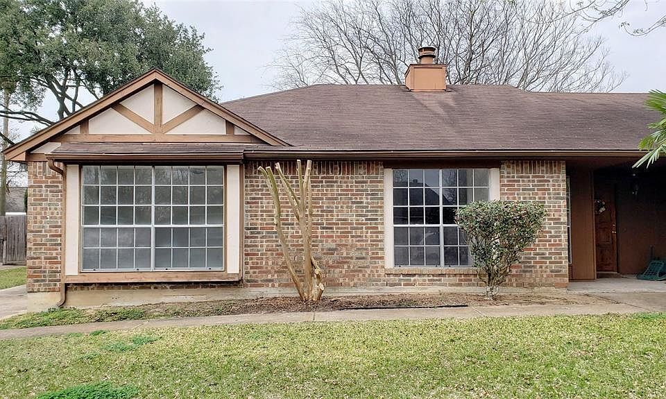 1st image of 19530 Hollowlog Dr