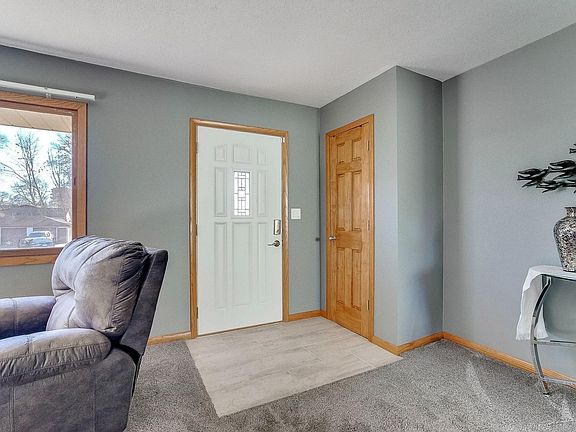 4th image of 1003 Brisbin St