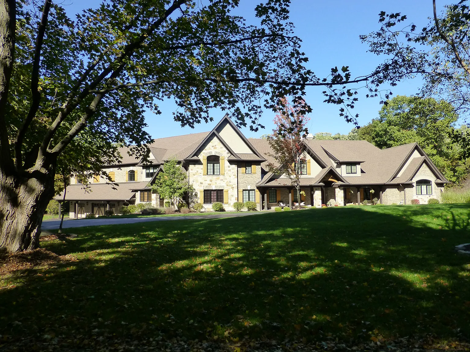 10 Bow Ln photo 1