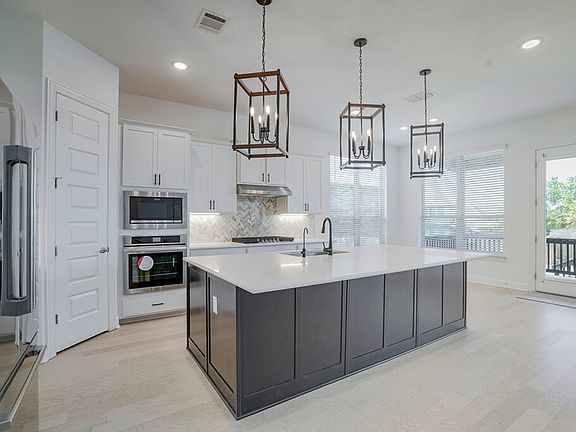 5th image of 2920 Hadley Way