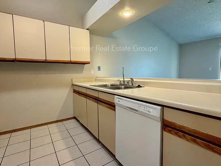 2366 Lexington Village Ln — Photo 5