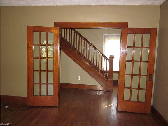 4th image of 250 Hazen Ave