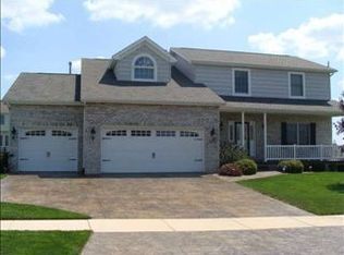 2704 Crooked Creek Rd, Bloomington, IL 61704