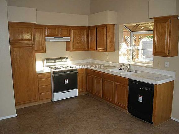 4th image of 3717 Calumet Farm Cir