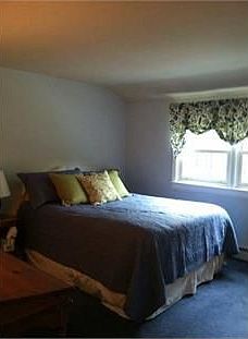 5th image of 143 Rolling Hill Dr
