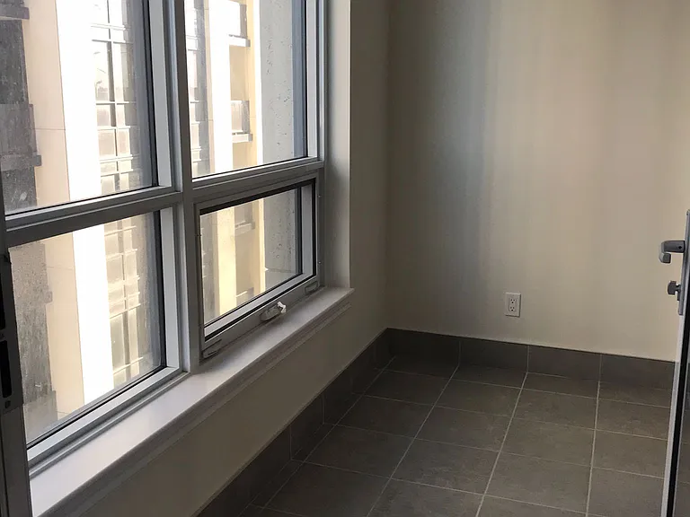 9085 Jane St S #406 — Photo 9