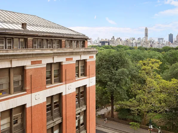 25 Central Park West image 3 of 6