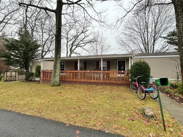 2427 Royal Oak Ln, Bath, PA 18014