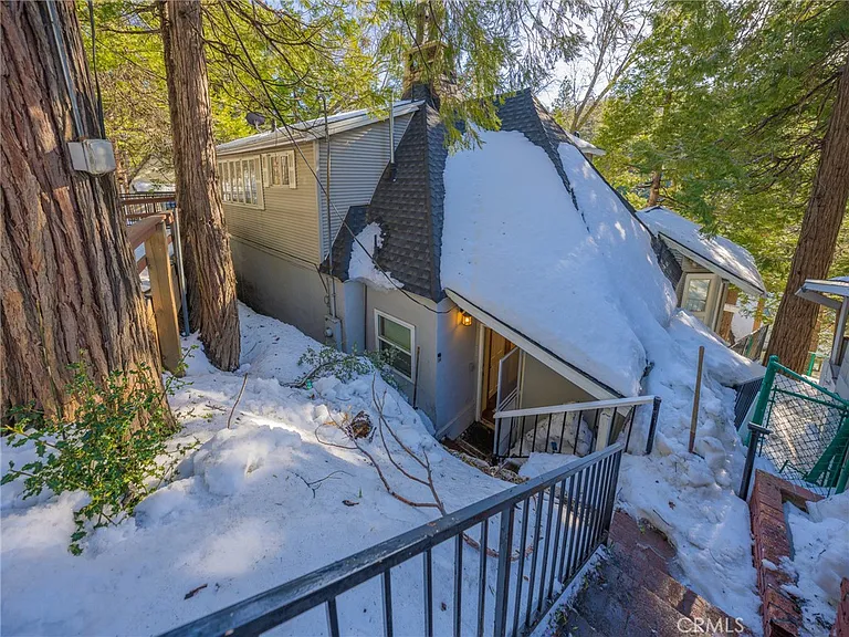 233 Corona Cir — Photo 6