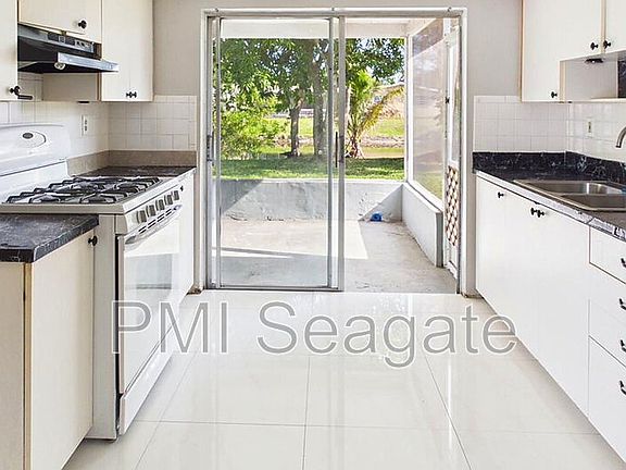 4th image of 7620 NW 21st St