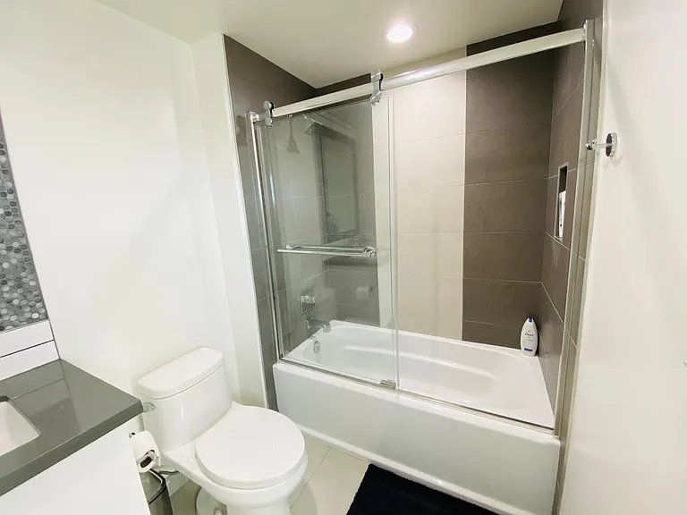 855 N McCadden Pl — Photo 20
