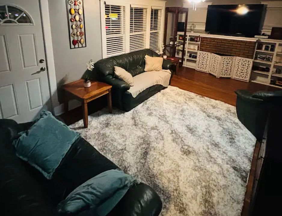 1st image of 661 Linden Ave