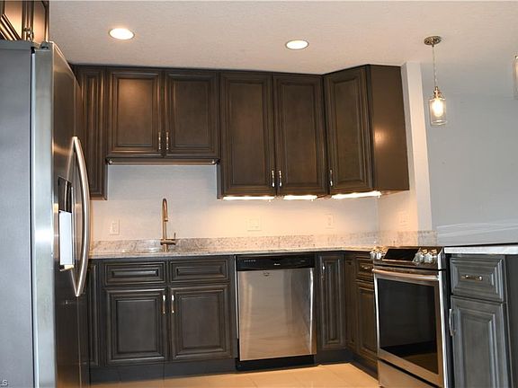 3rd image of 649 Palm View Dr #A1