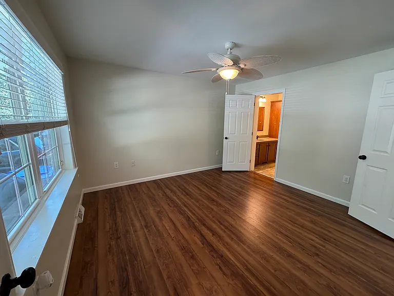 2094 Fieldcrest Dr — Photo 16