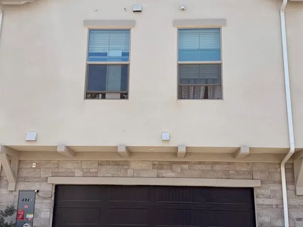 606 W Mahogany Ln, Clovis, CA 93611