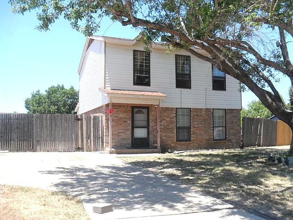 4th image of 3101 Curts Cir