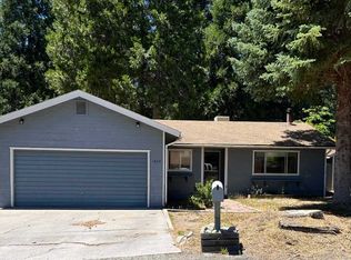 1805 Holiday Ln, Mount Shasta, CA 96067