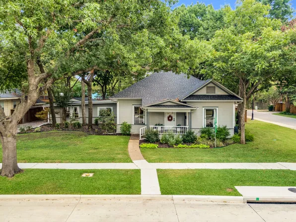 300 University Ave, Waxahachie, TX 75165