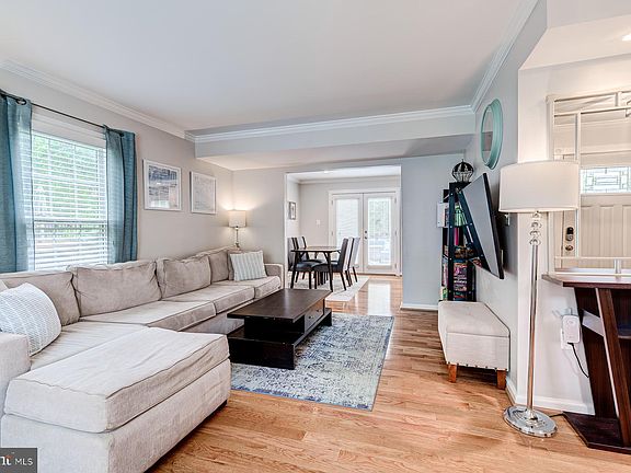 2nd image of 2783 Knollside Ln