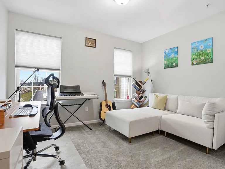 404 Aprilmae Way — Photo 30