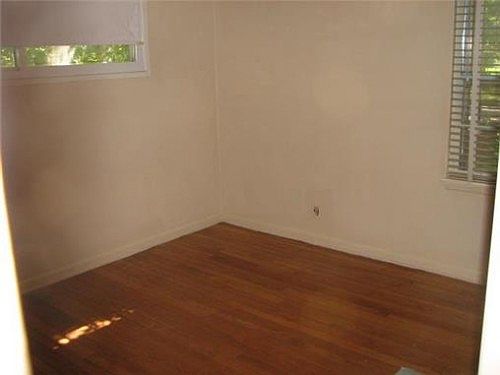 5th image of 11111 Elmwood Ave